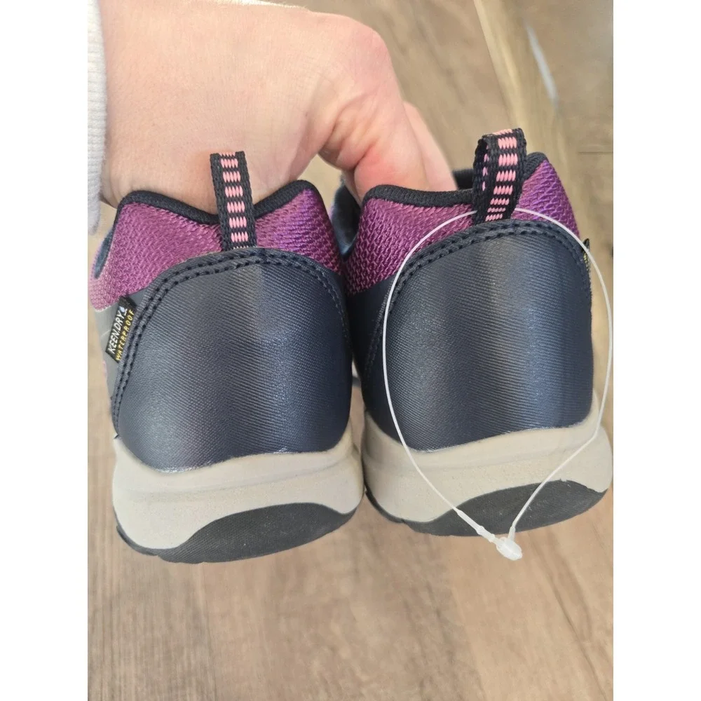 KEEN Kids Wanduro Low Shoes‎ Youth Size 7 Waterproof Sky Captain / Purple